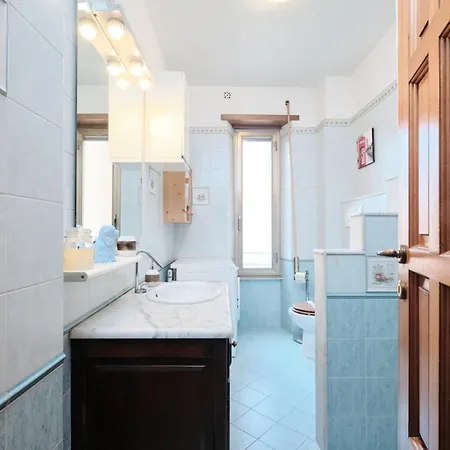 Metro A 10 Minutes - Free Wi-fi & Netflix Apartment Rom