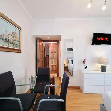Metro A 10 Minutes - Free Wi-fi & Netflix Apartment *